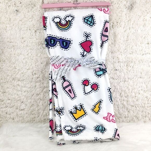 {Juicy Couture} White Printed Plush Throw Blanket - Picture 3 of 4
